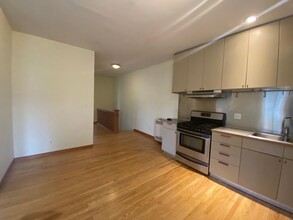 262 Athol Ave in Oakland, CA - Building Photo - Building Photo