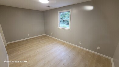 1038 9th St in Charleston, IL - Building Photo - Building Photo