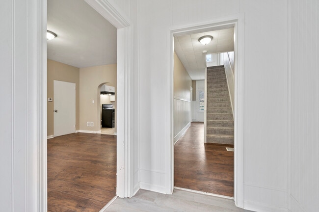1104 Brabec St in Pittsburgh, PA - Building Photo - Building Photo