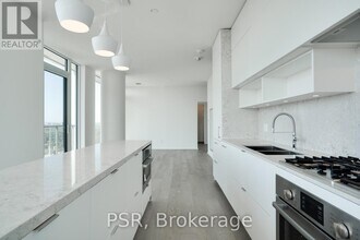 5-3405 Soudan Ave in Toronto, ON - Building Photo - Building Photo