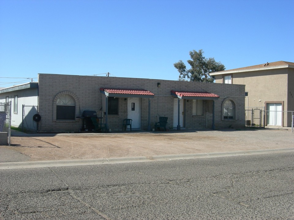 107 W 20th Ave in Apache Junction, AZ - Building Photo