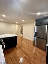 19 Hewson Ave in Waldwick, NJ - Building Photo - Building Photo