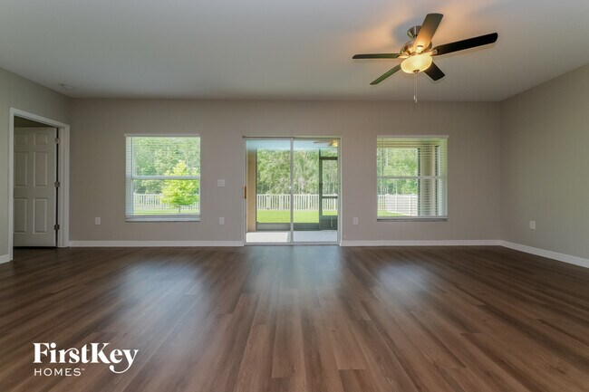 18750 Alfaro Loop in Spring Hill, FL - Foto de edificio - Building Photo