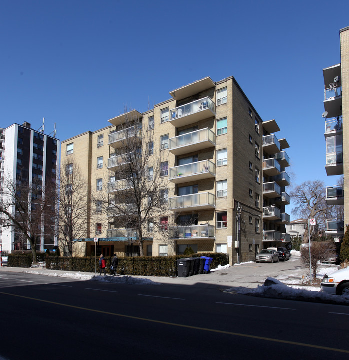 190 Cosburn Ave in Toronto, ON - Building Photo