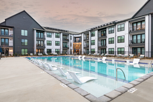 The Collins Luxury Apartments in Huntsville, AL - Building Photo - Building Photo