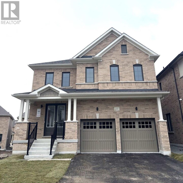 12 Stennett Dr in Georgina, ON - Building Photo