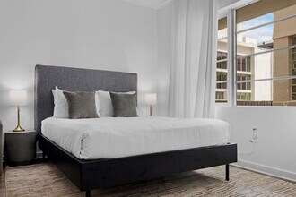 1200 Ocean Dr in Miami Beach, FL - Building Photo - Building Photo