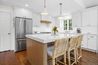 121 Howard St in Fairfield, CT - Building Photo - Building Photo