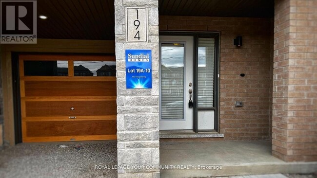 property at 194 Vantage Lp