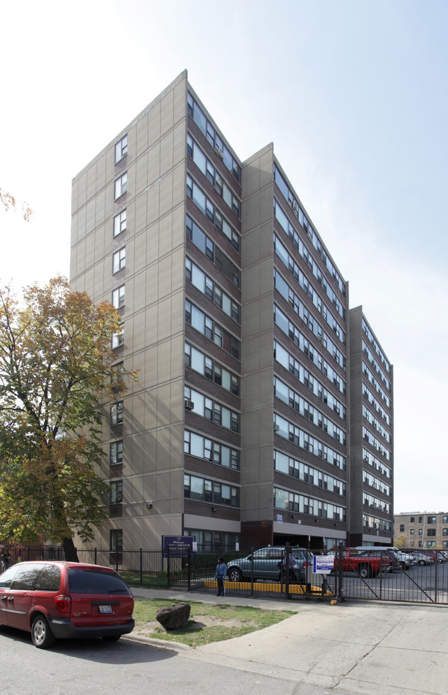 Ellis Lake View Apartments in Chicago, IL - Foto de edificio - Building Photo