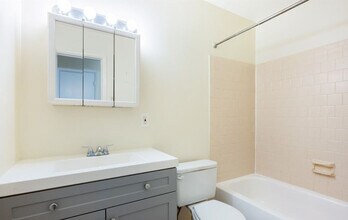 2223 Sedgwick St in Petersburg, VA - Building Photo - Building Photo