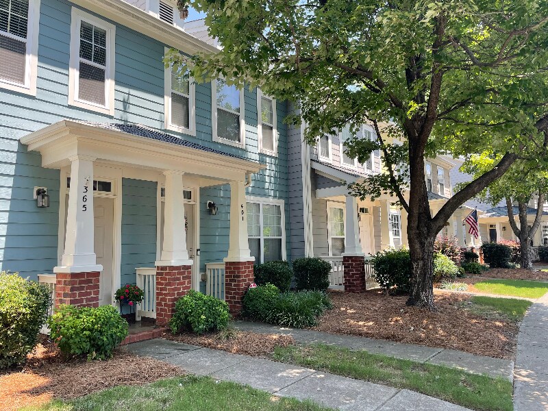 365 Hurston Circle in Charlotte, NC - Building Photo