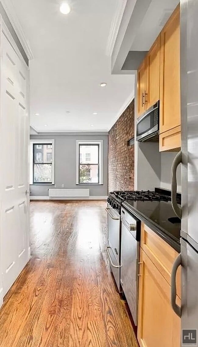 202 E 13th St in New York, NY - Building Photo - Building Photo