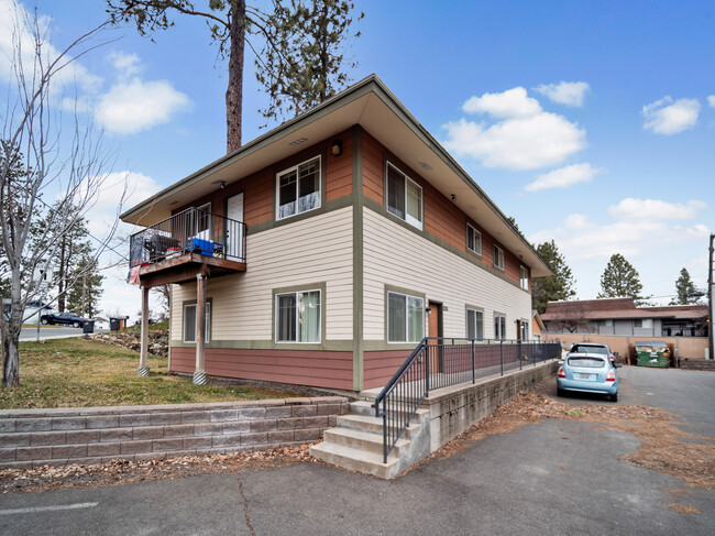 511 Clay St in Cheney, WA - Foto de edificio - Building Photo