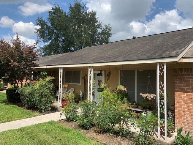 3302 Burke Rd in Pasadena, TX - Building Photo - Building Photo