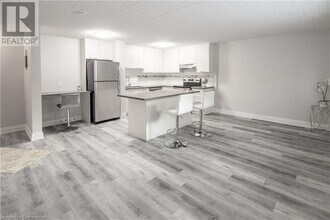 6287 O'Neil St in Niagara Falls, ON - Building Photo - Building Photo