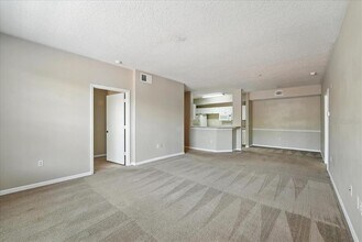 5572 Metrowest Blvd in Orlando, FL - Building Photo - Building Photo