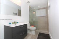 811 Jefferson Ave in Miami Beach, FL - Building Photo - Building Photo