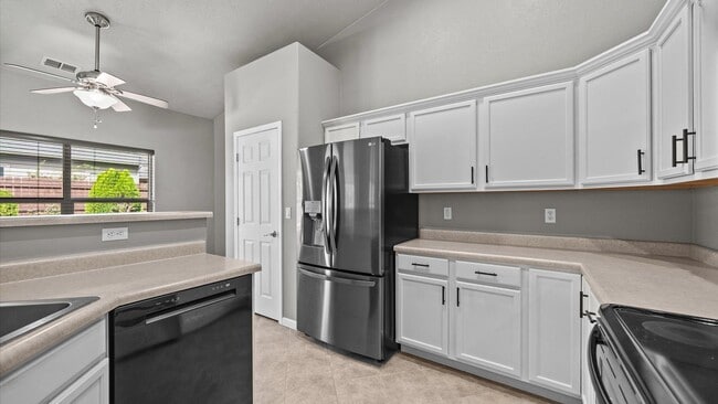 2502 Hayes Dr in Grand Junction, CO - Building Photo - Building Photo