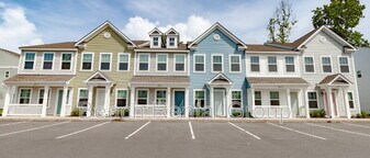 203 Crescent Wy in Little River, SC - Building Photo