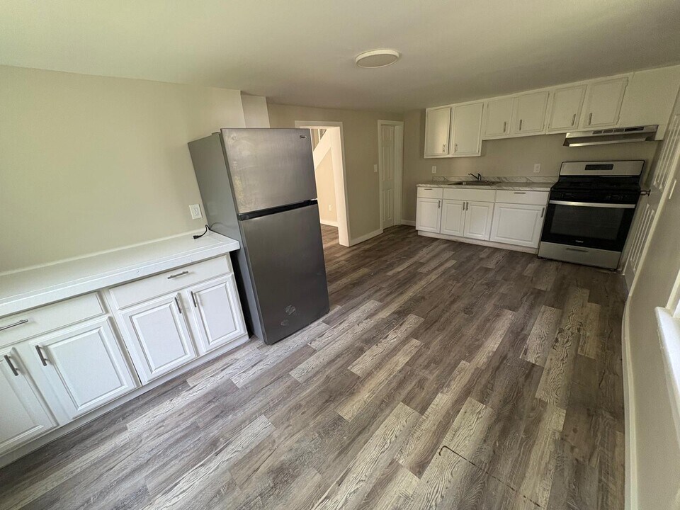 517 Columbia Ave in Millville, NJ - Building Photo