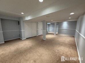 121 Dunham Ave in Edison, NJ - Building Photo - Building Photo