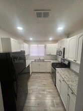 2414 Fleury Way in Stockton, CA - Building Photo - Building Photo