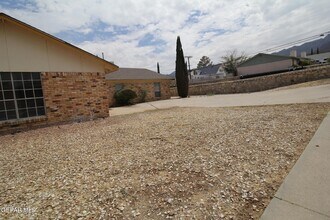 3406 Moonlight Ave, Unit B in El Paso, TX - Building Photo - Building Photo