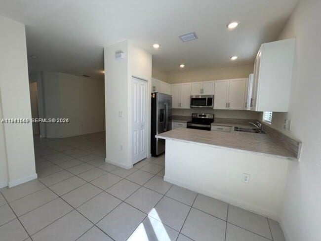 3354 W 112th St in Hialeah, FL - Building Photo - Building Photo