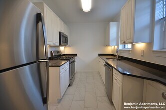 41 Auburn St, Unit 3 in Brookline, MA - Foto de edificio - Building Photo