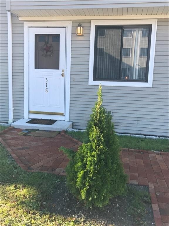 66 Girard Ave-Unit -318 in Newport, RI - Building Photo - Building Photo