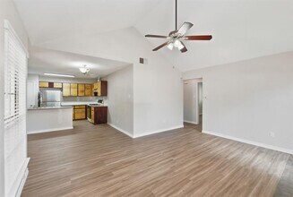 12326 Tomanet Trail in Austin, TX - Building Photo - Building Photo