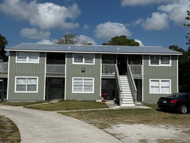 13825 S Indian River Dr in Jensen Beach, FL - Building Photo - Building Photo