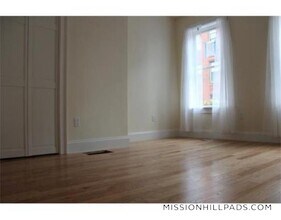 9 Chesterton St in Boston, MA - Building Photo - Building Photo