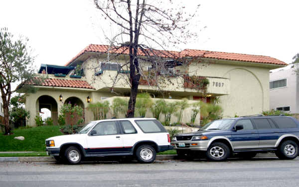 7607 Saint Bernard St in Playa Del Rey, CA - Building Photo