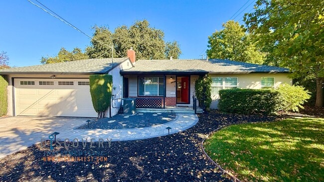 property at 2906 Putnam Blvd