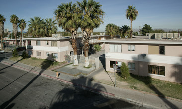 Sunrise Apartments in Las Vegas, NV - Building Photo - Building Photo