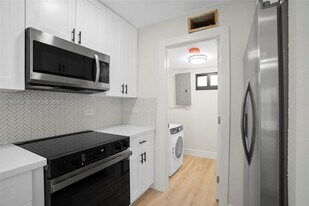 28015 SW 143rd Ct in Homestead, FL - Building Photo