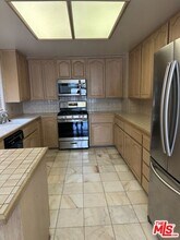 5319 Lindley Ave in Los Angeles, CA - Building Photo - Building Photo