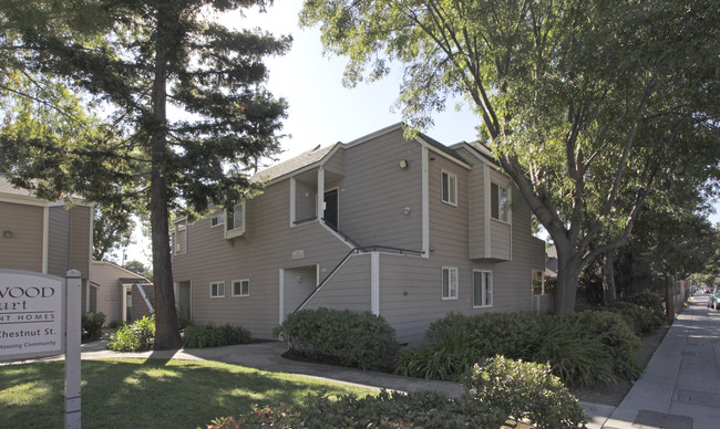622-634 Chestnut St in Redwood City, CA - Building Photo - Building Photo