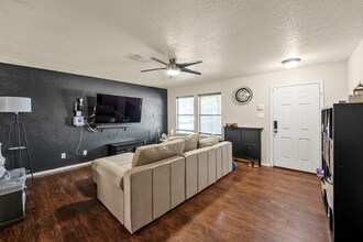 8419 Miners Point in San Antonio, TX - Building Photo - Building Photo
