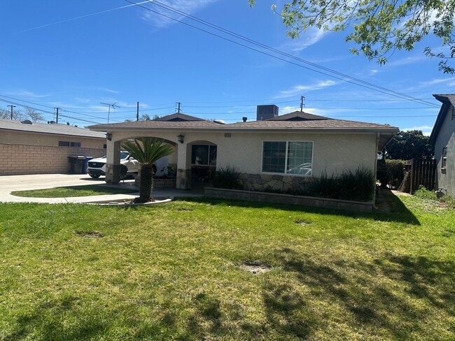924 Orange St in Colton, CA - Building Photo - Building Photo