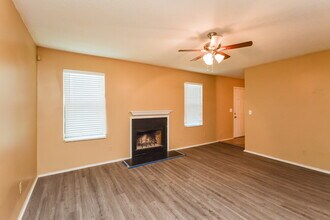 5438 Farmview Close in Stone Mountain, GA - Building Photo - Building Photo