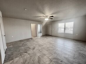 2/2 Apartment - Killen, AL in Killen, AL - Foto de edificio - Interior Photo