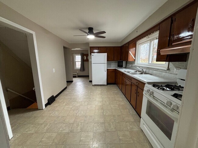 430 Newkirk Ave in Carnegie, PA - Building Photo - Building Photo