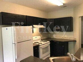 5351 Sylvania Ave in North Port, FL - Building Photo - Building Photo