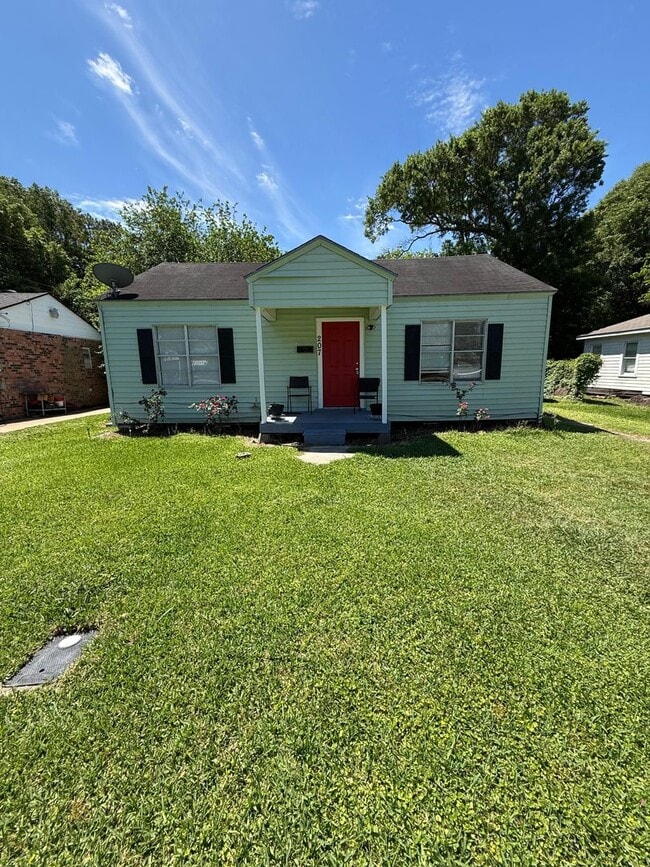 property at 207 23rd St