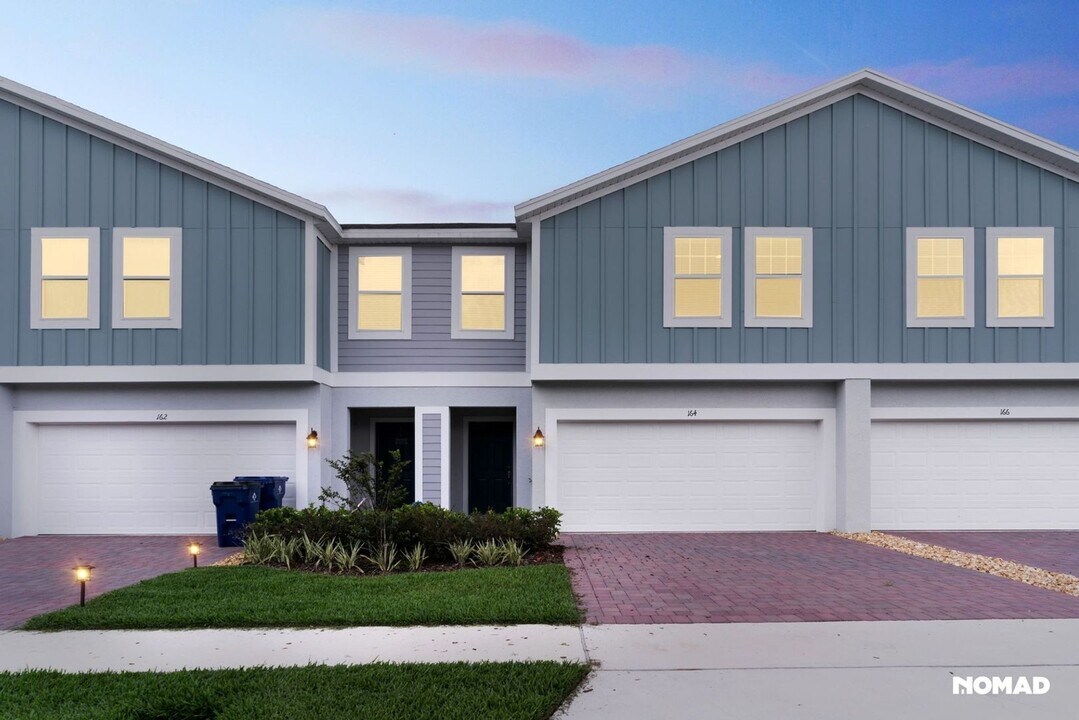 164 Glass Onion Dr in Groveland, FL - Building Photo