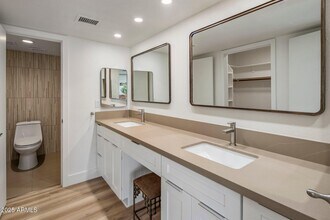 7727 E Valley View Rd in Scottsdale, AZ - Building Photo - Building Photo