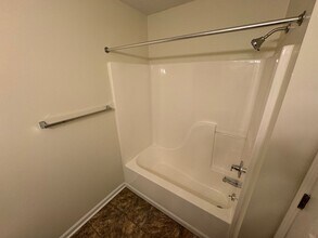 183 Frederick Ct in Mount Washington, KY - Building Photo - Building Photo